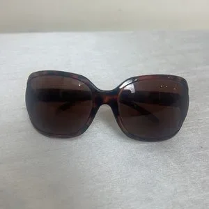 Liz Claiborne | Accessories | Liz Clairborne Sunglasses With  display picture 3